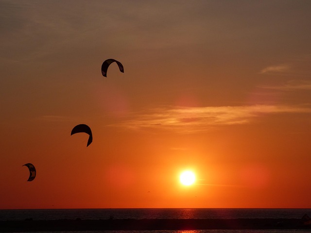 Sådan kitesurfer du billigt som studerende